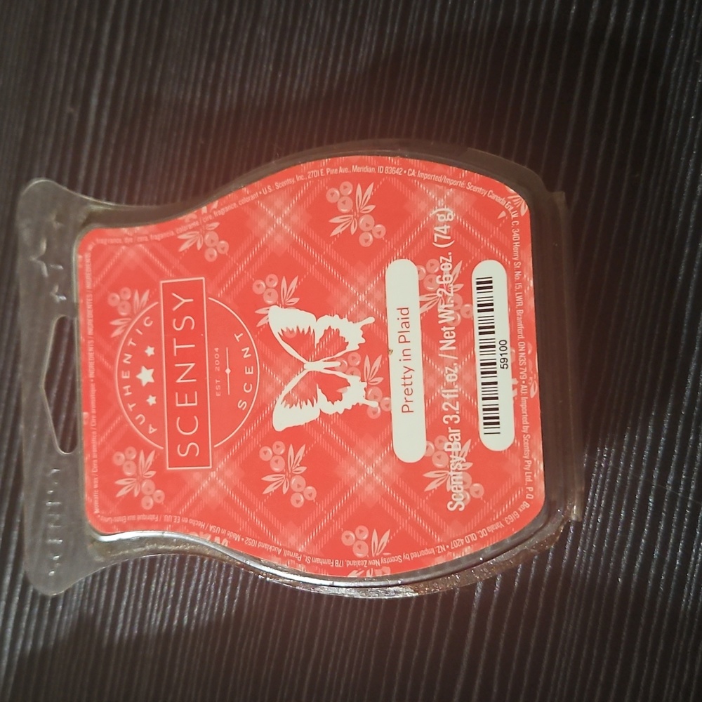 Pretty In Plaid scentsy wax bar